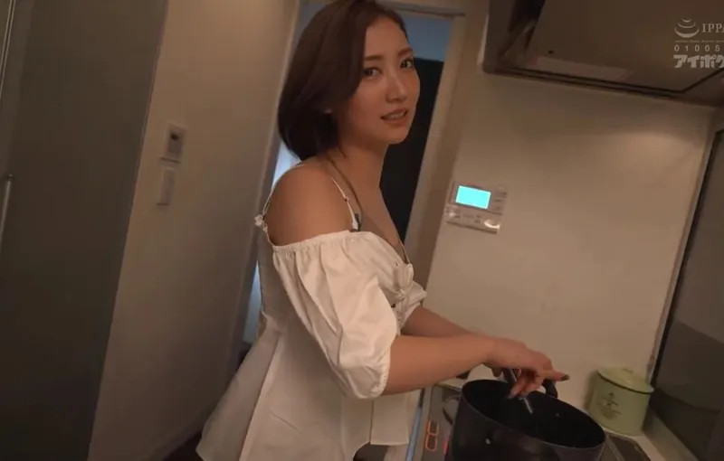 Cậu em anh xã may mắn và người bạn gái của anh trai có chiếc lưỡi điêu luyện